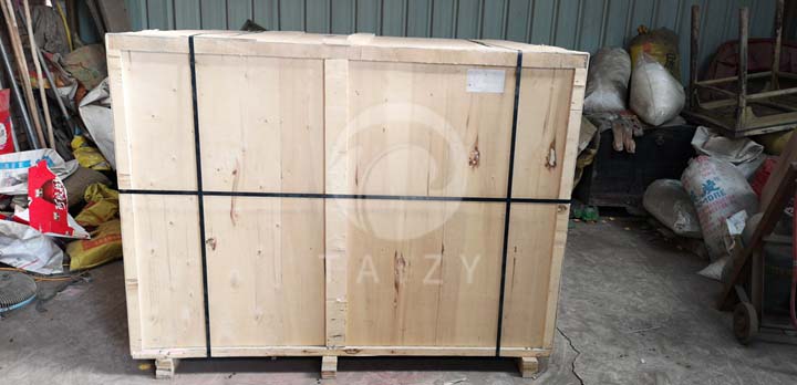 The wooden case of spring roll machine