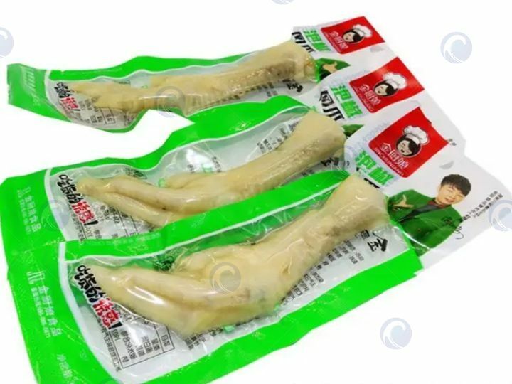 Vacuum-packed chicken claw